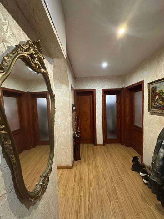 Продава се Многостаен апартамент в Самоков - 260 кв.м за 693 €/кв.м - Снимка #8