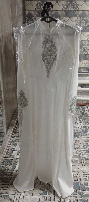 To'y libosi to'y va bazimlar uchun