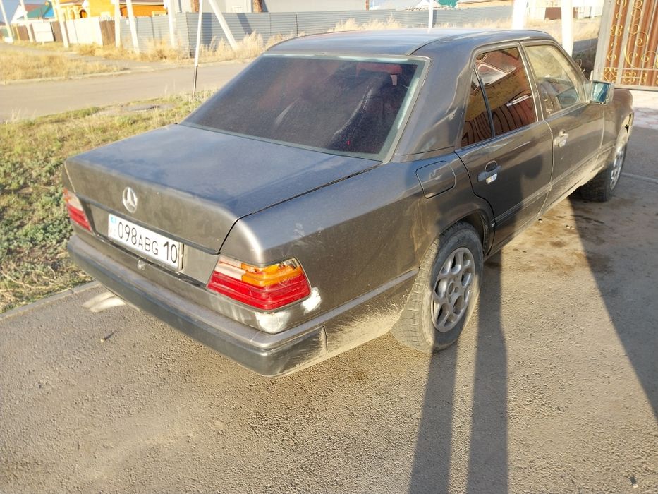 Мерседес 124 260 е