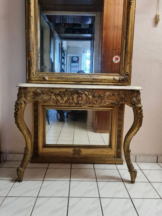 Огромно огледало