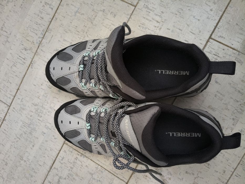 Pantofi drumetie Merrell Gore Tex