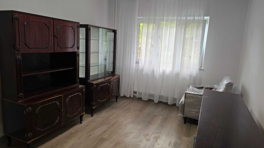 Inchiriez apartament  2 camere