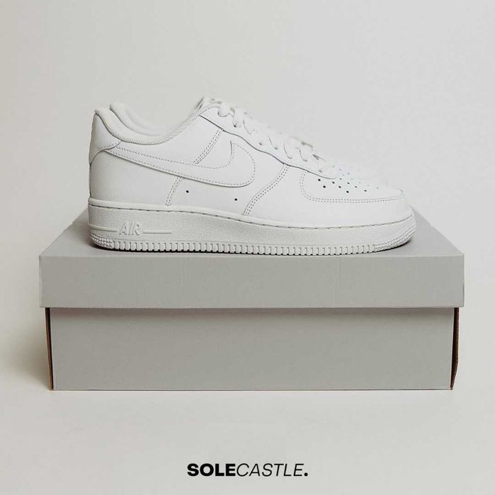 Nike Air Force 1 07 'Triple White'