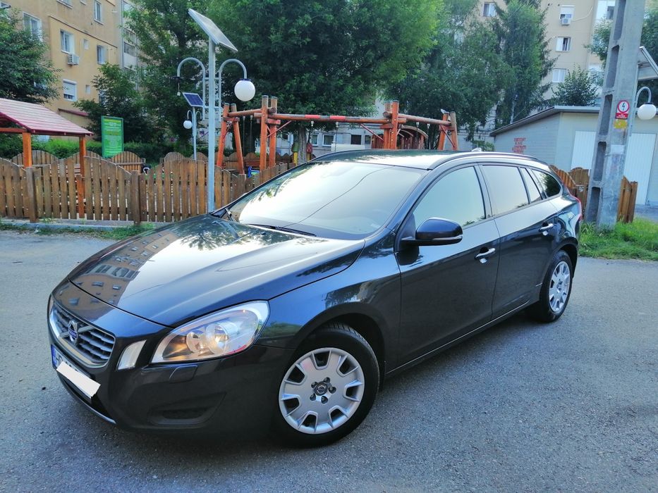 Vând Volvo V60 - 1,6 D, eDrive