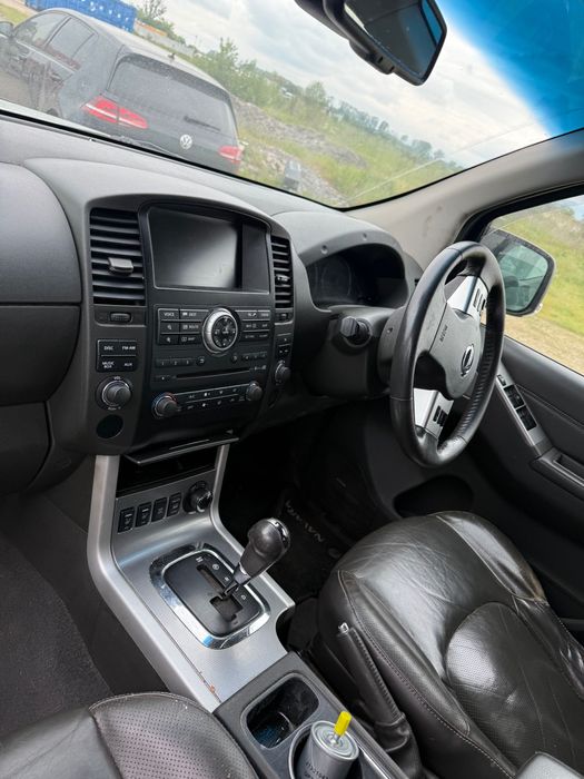 На части Nissan Navara 3.0 dci автоматик 2012