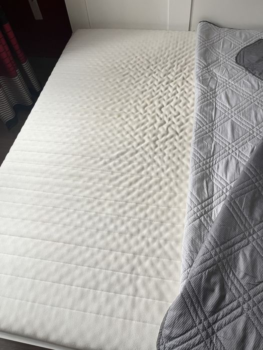 Легло с матрак и подматрачна рамка