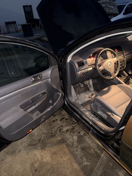 Golf 5 2005 impecabila