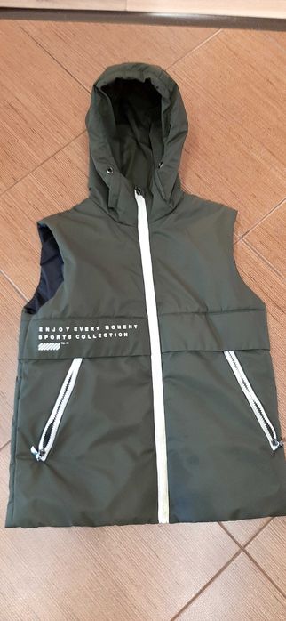 жилетка на мальчика, рост 140 см