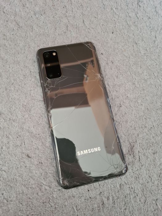 Продам Galaxy S20