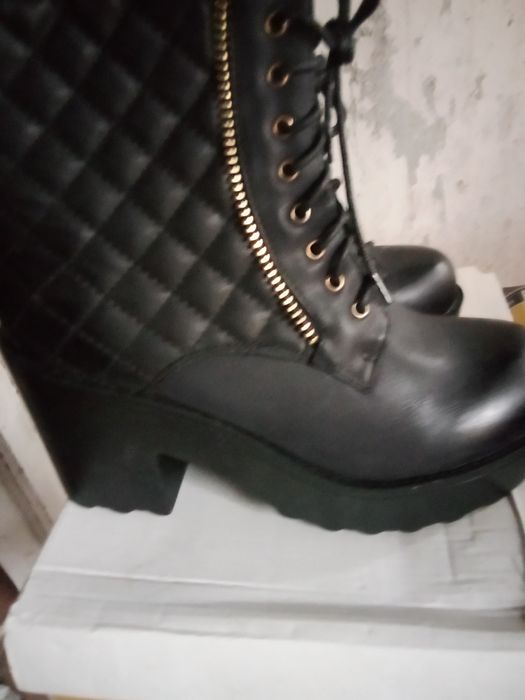 Дамски боти черни