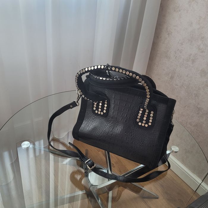 Vând geanta piele naturala întoarsă