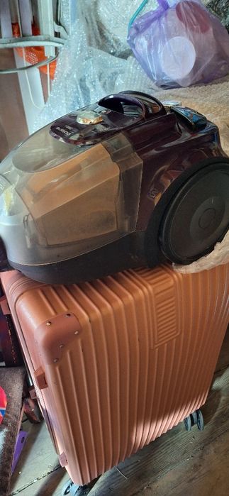 Продам пылесос Polaris