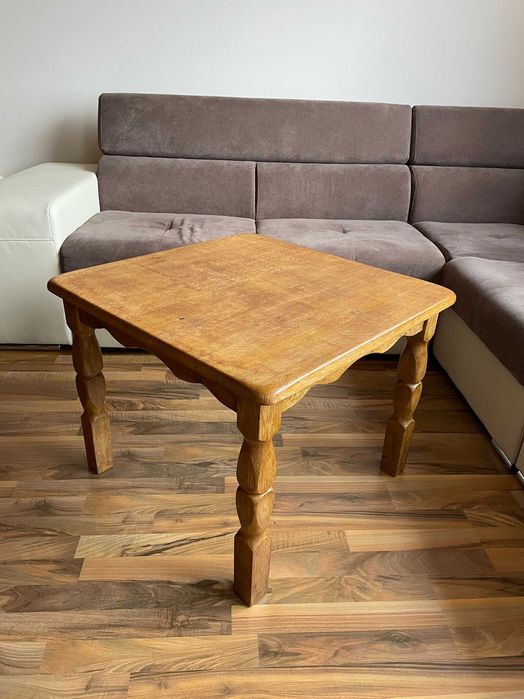 Стара дървена маса от чисто дърво - дърворезба