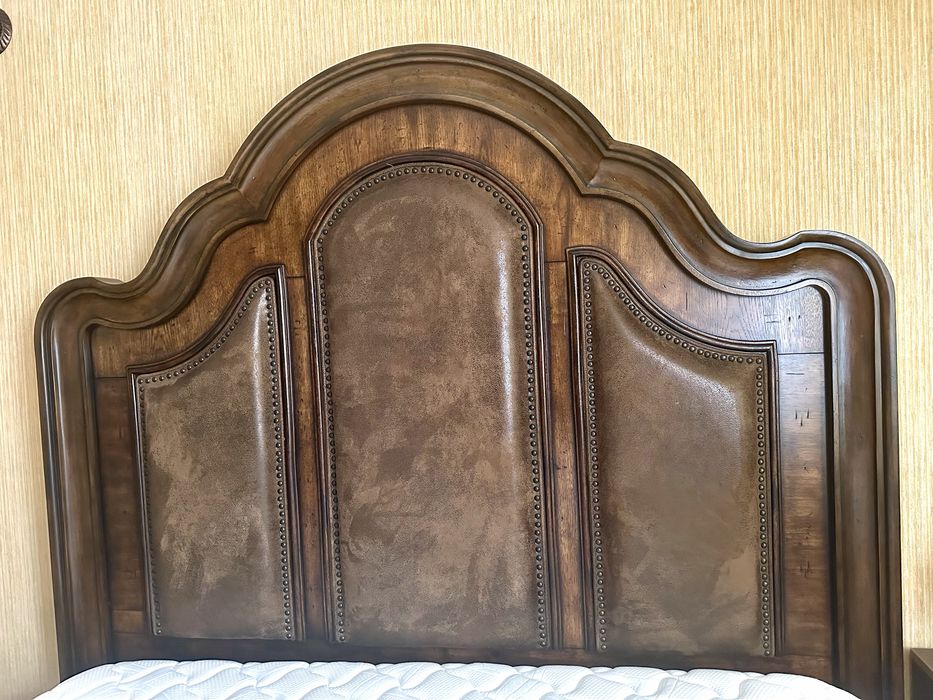 Vand PAT + COMODA TV, lemn masiv, saltea inclusa 155x200 + comoda set, cu sertare