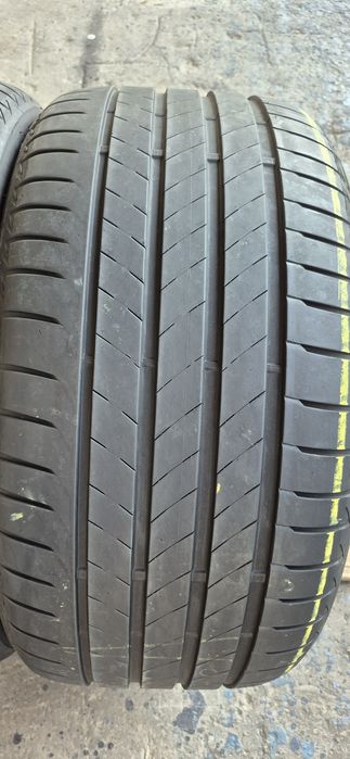 2 anvelope vara Bridgestone 285/35/20,dot 2022.Pretul este pe bucata.