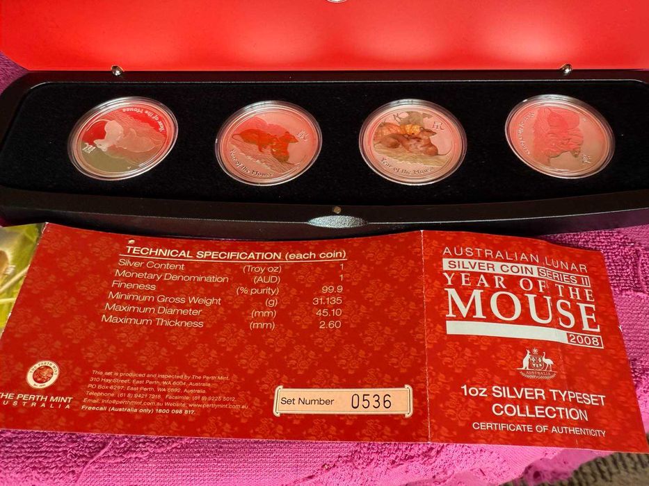Продавам колекционерски сет лунар годината на мишката 2008 г