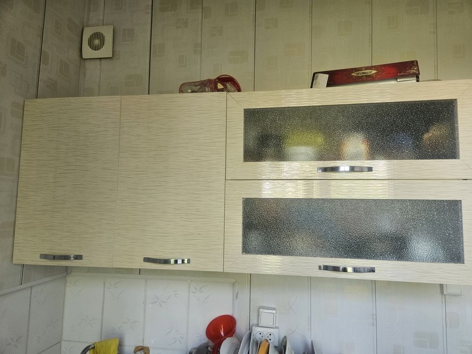 Продаю кухонный гарнитур в хорошем состоянии