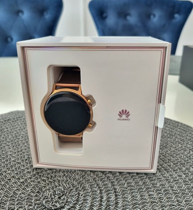 Smartwatch Huawei Watch GT 2 42mm Rose Gold / Elegant – Pachet complet, ca nou