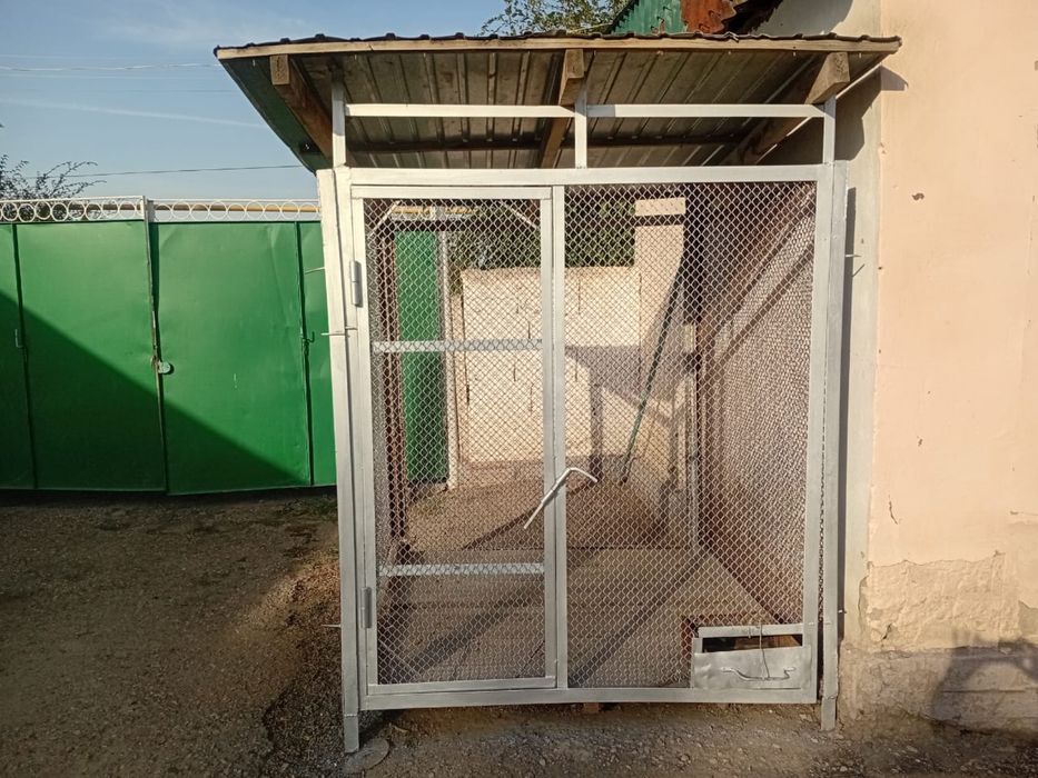 Продаю вольер и прицеп с документами очень хорошем состоянии