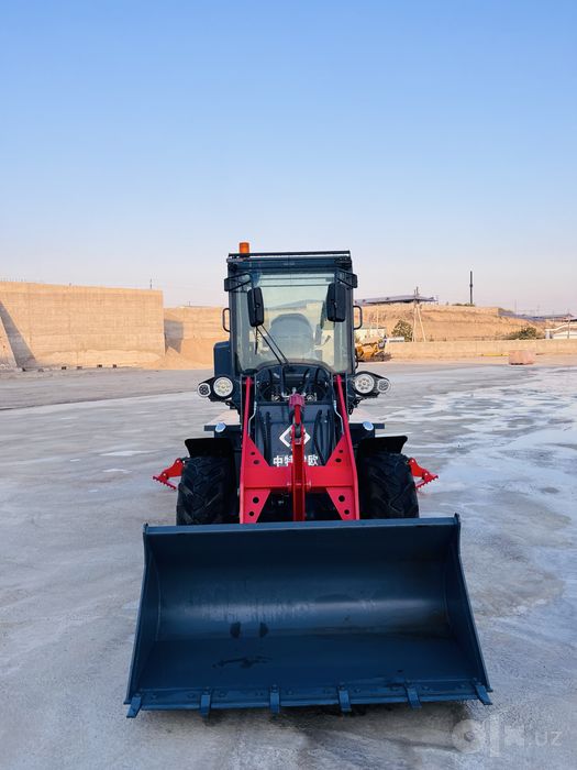 Pogruzchik & ekskovator, bulldozer