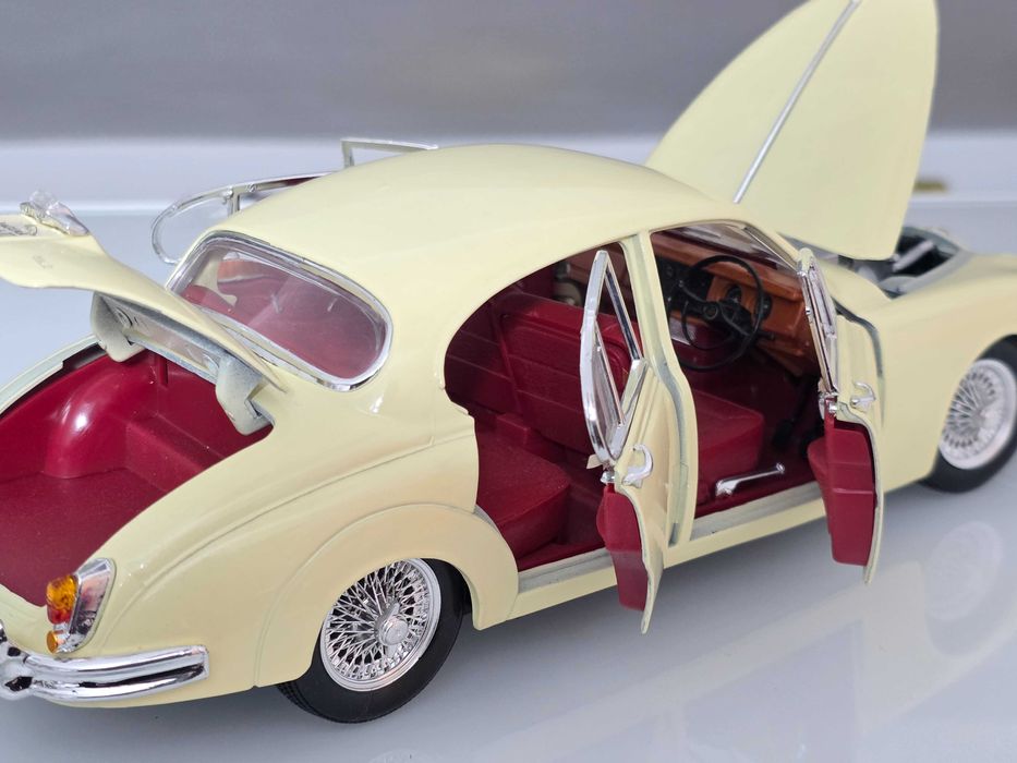Macheta Auto 1/18 Maisto Jaguar Mark II 1959