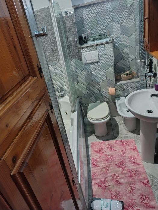 Se închiriază in regim hotelier,apartament cu douã camere pe Republicii,