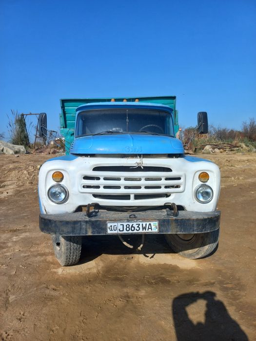 Зил 130 сотилади