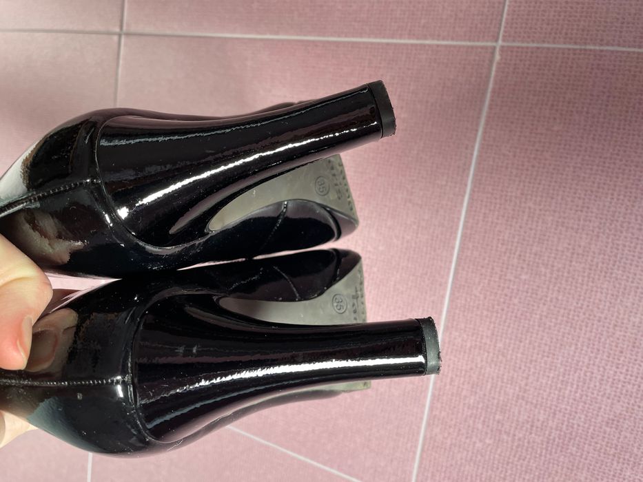 Vand pantofi piele,marimea 35