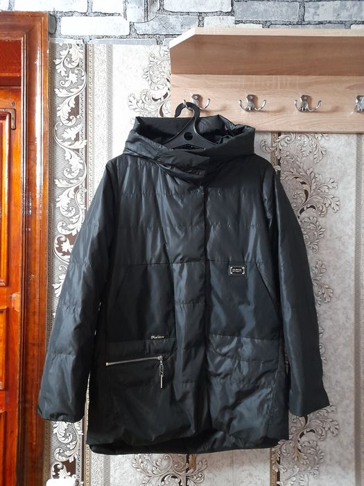 Продам 1 пуховик и 2 куртки