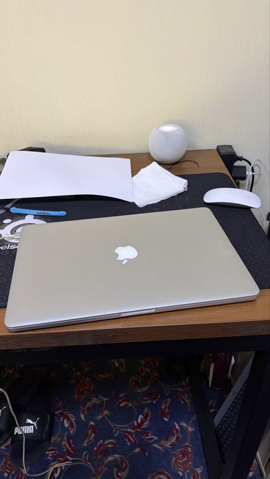 Macbook pro 15 2015 , i7/16/256