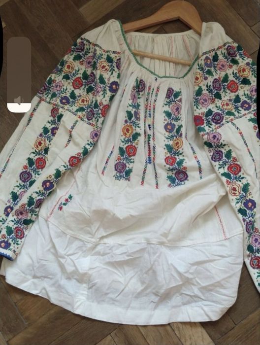 Vand costume populare