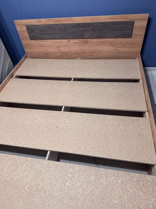 Продам 2х спальную кровать