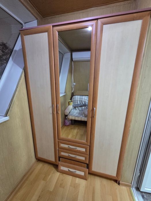 Срочно продам шкаф