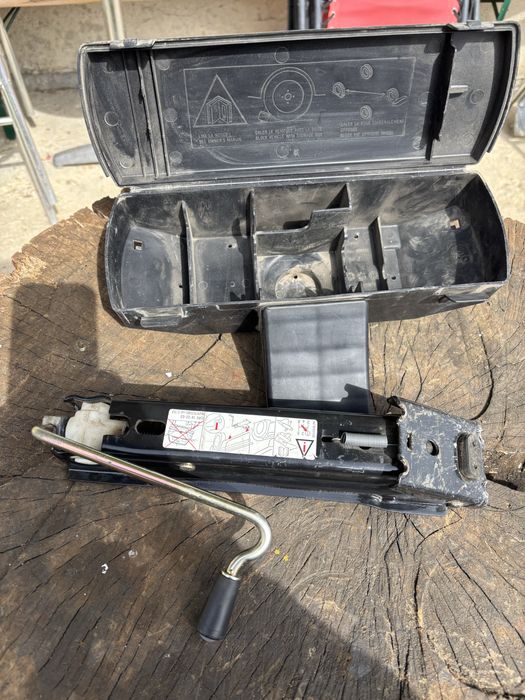 Автомобилен крик