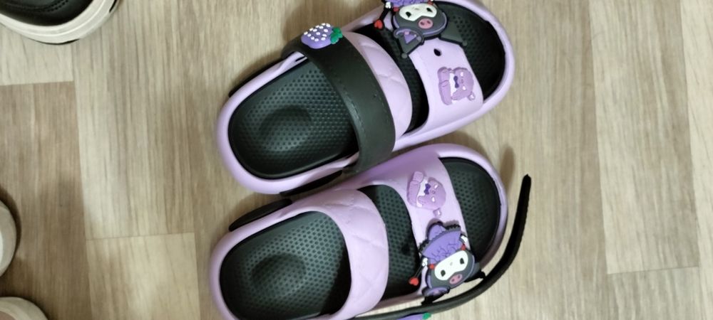 Продам детскую обувь