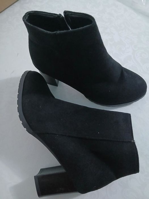 Продам осенью обувь