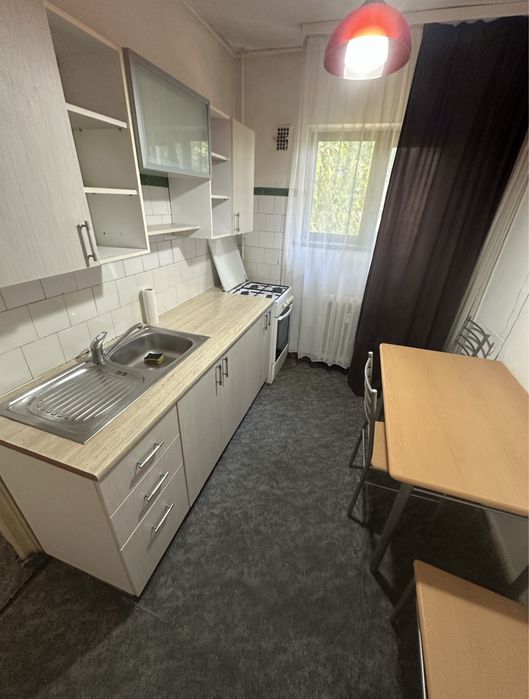Vand apartament 2 camere  centru Piata Mare