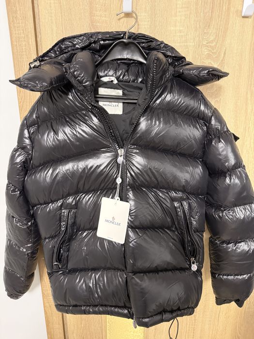 Moncler чисто ново