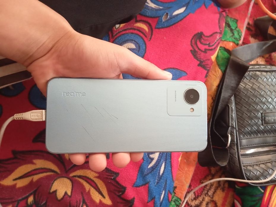 Реалми телефон сатылады срочно