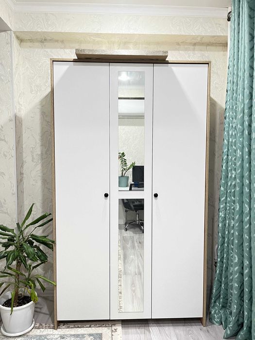 Продаётся шкаф новый