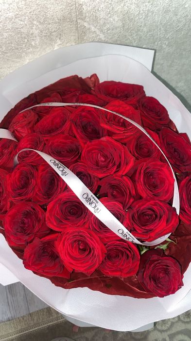 розы красные