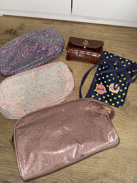 Gentuțe și penare pentru fetițe/școlărițe