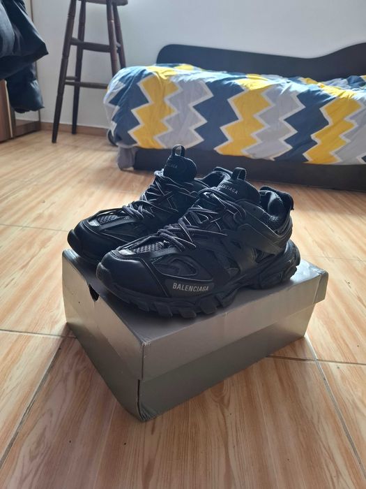 Balenciaga track