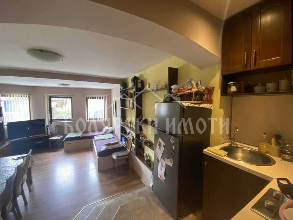 Дава се под наем Двустаен апартамент в Велико Търново, Асенов - 65 кв.м за 306 € - Снимка #1