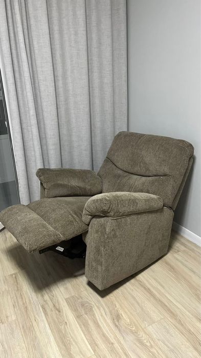 Продам кресло-реклайнер