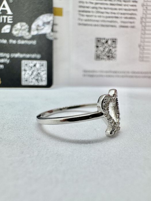 Сребърен пръстен с мойсанит (Диамант)