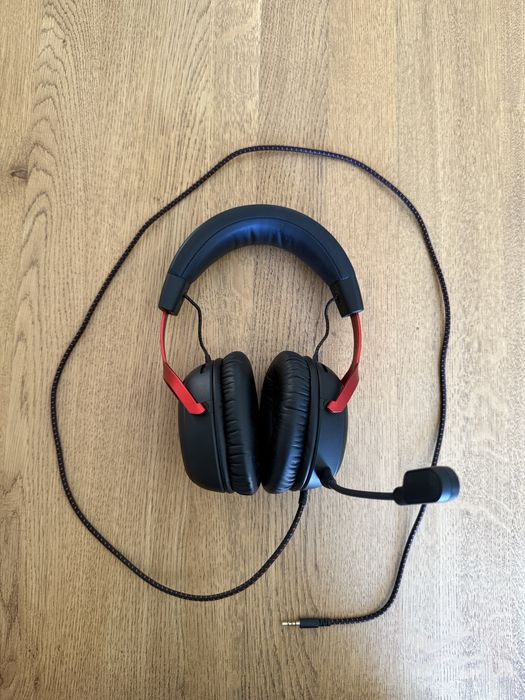 HyperX Cloud III Wired Red/Black – set complet, cutie, microfon
