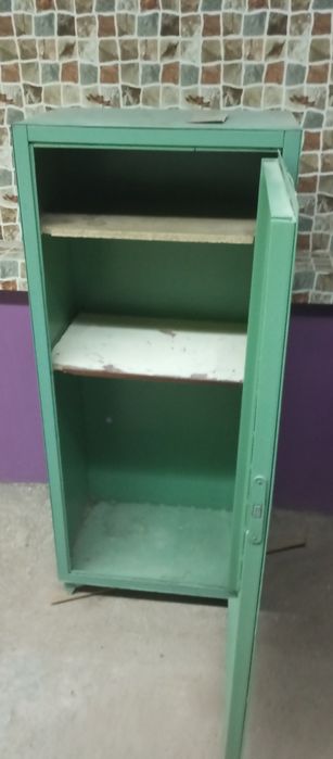 Продаётся шкаф-металл