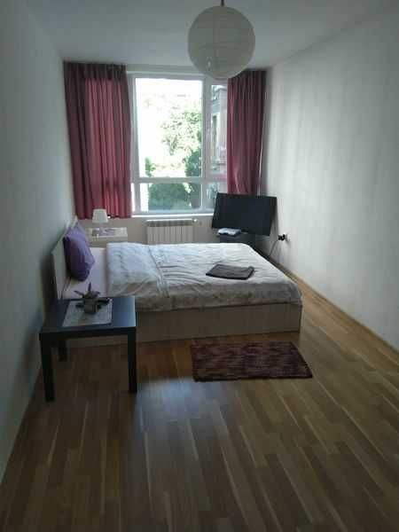 Дава се под наем Тристаен апартамент в София, Център - 110 кв.м за 600 € - Снимка #1