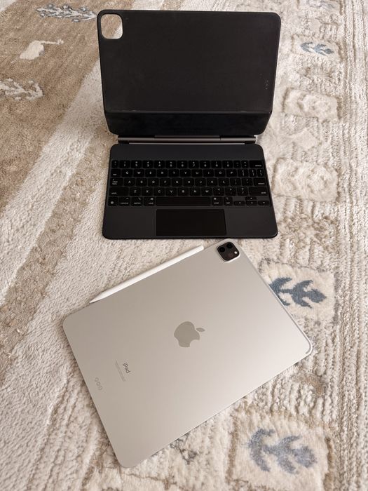 Продам IPad Pro 11” M1 (3 generation) 128 gb + Magic Keyboard